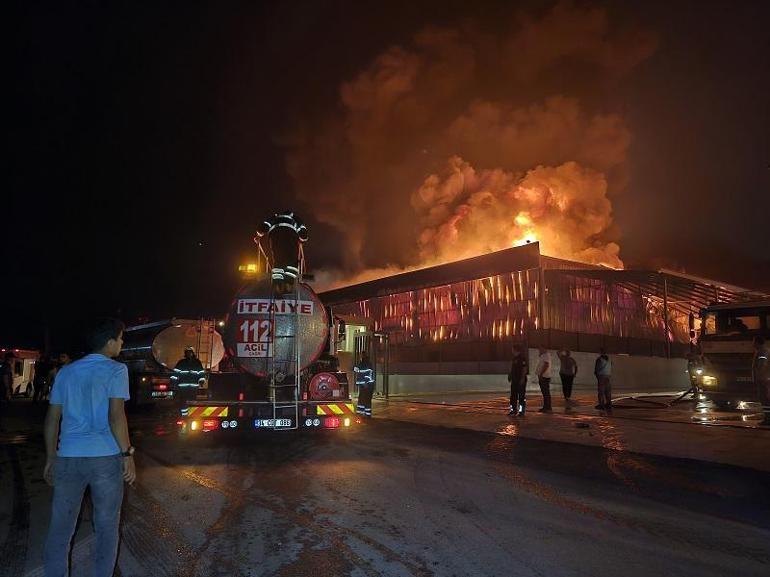 Adana'da motosiklet fabrikasında yangın