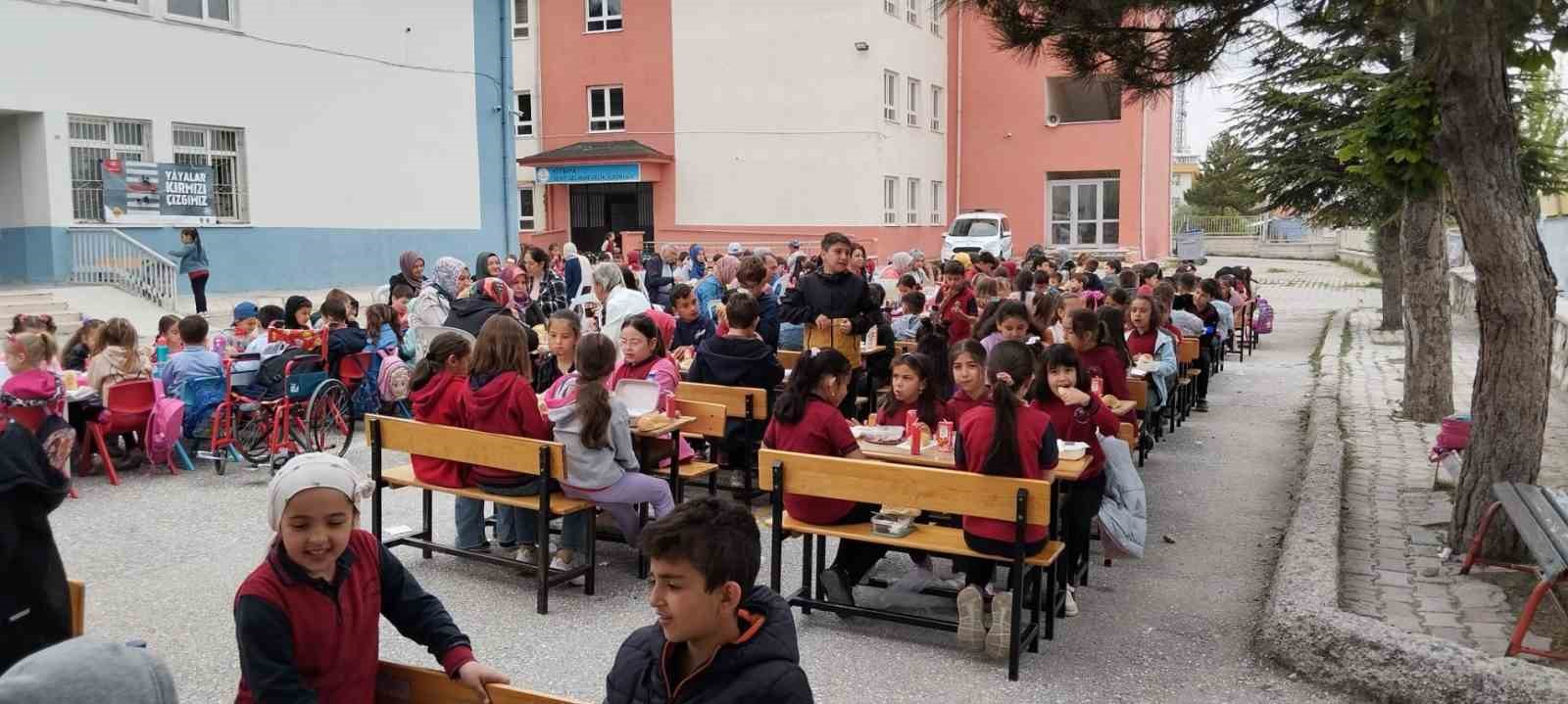 Kütahya’da öğrencilere uygulamalı ve teorik trafik eğitimi