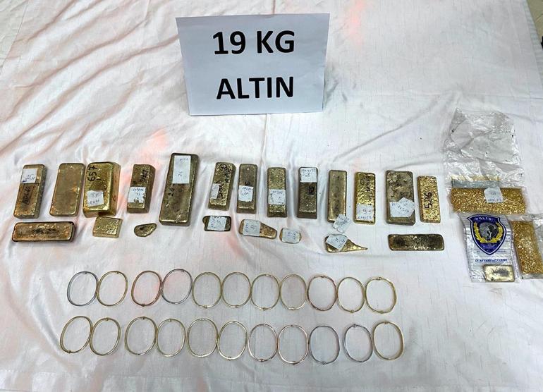 Kapıkule'de aranan TIR'da yaklaşık 19 kilo altın ele geçirildi
