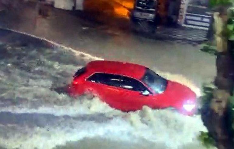 Tokat'ta sağanak; yollar göle döndü, su baskınları yaşandı