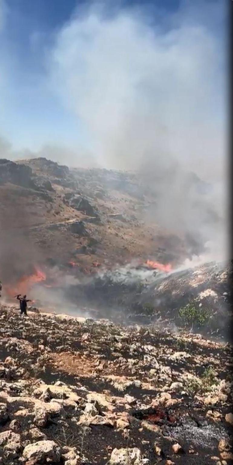 Mardin'de örtü yangını; müdahale sürüyor