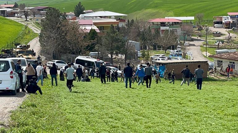 Oy verme esnasında çıkan kavgada 1 kişinin öldüğü kırsal mahallede, jandarma eşliğinde 'hasat' başladı