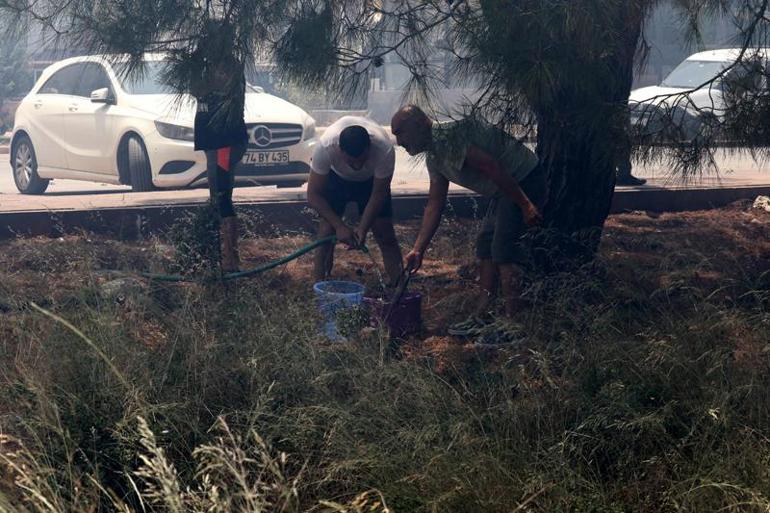 Antalya'da iki ayrı noktada yangın