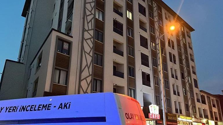 Aynı apartmanda oturduğu eski ev arkadaşı kadını tabancayla öldürdü