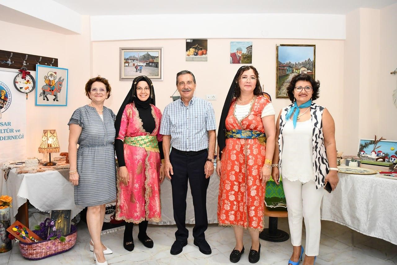 Sivrihisarlı kadınların ’El Emeği ve Göz Nuru Sergisi’ yoğun ilgi gördü