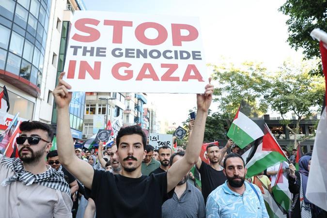 Pendik’te Gazze’ye destek yürüyüşü düzenlendi
