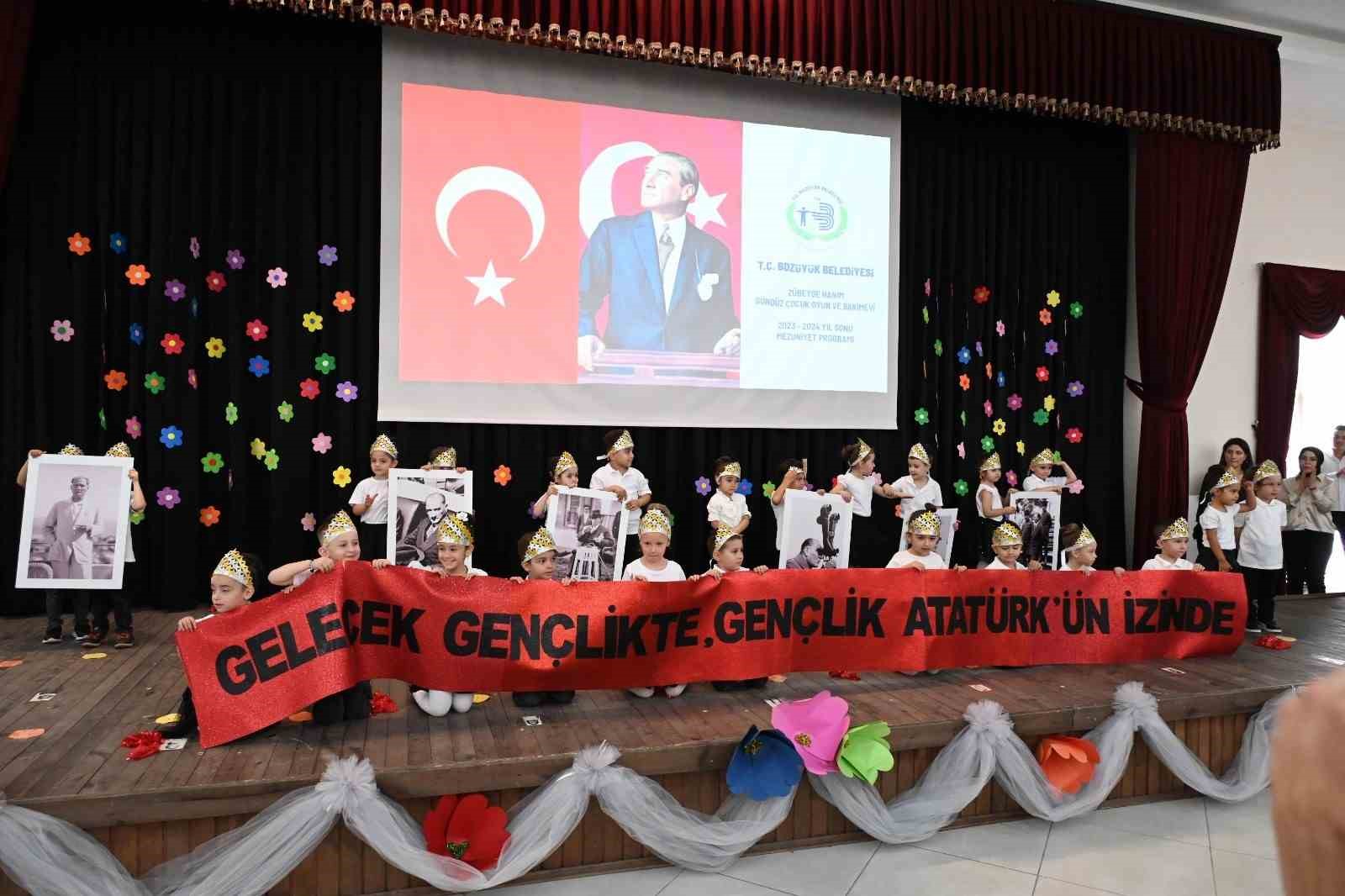 Miniklerin muhteşem gösterileri ayakta alkışlandı