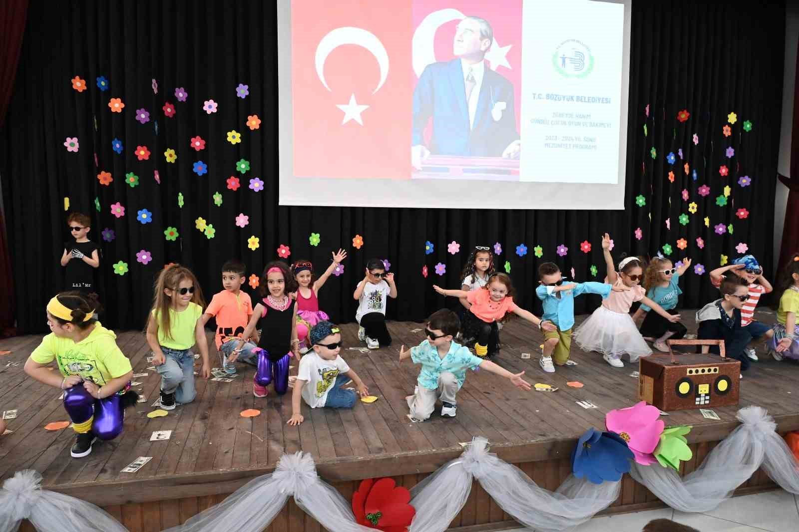 Miniklerin muhteşem gösterileri ayakta alkışlandı