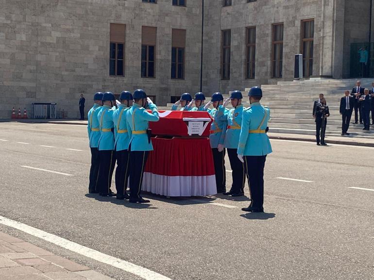 Yaşamını yitiren eski bakan Erkovan için TBMM'de tören