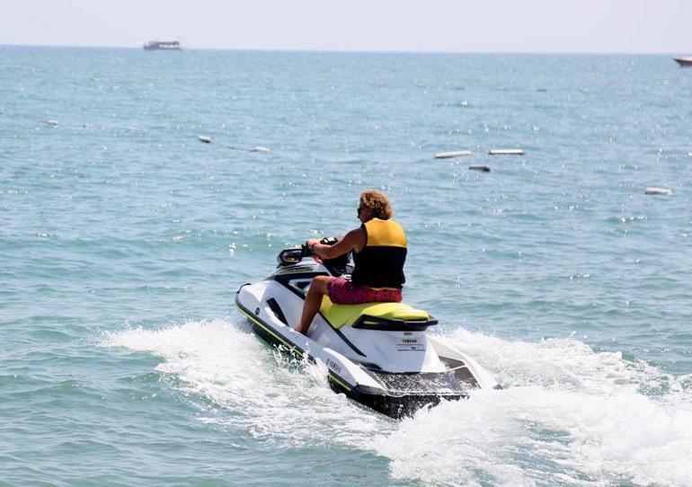 Jet ski'de ehliyet aranmıyor, can yeleksiz ve yüzme bilmeyenlere yasak