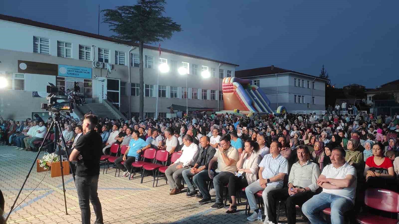 Öğrencilerin yıl sonu konseri ayakta alkışlandı