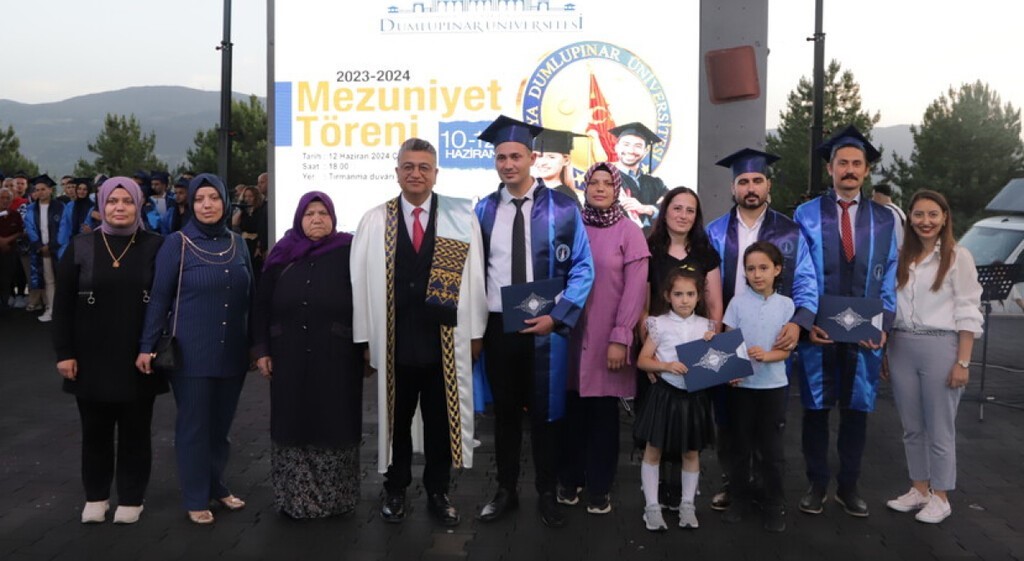 Kütahya Dumlupınar Üniversitesi’nde mezuniyet heyecanı