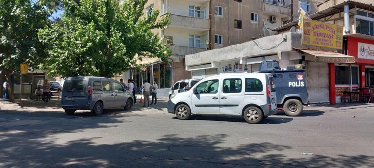 Kıraathane önünde, husumetlisi tarafından tabanca ile vuruldu