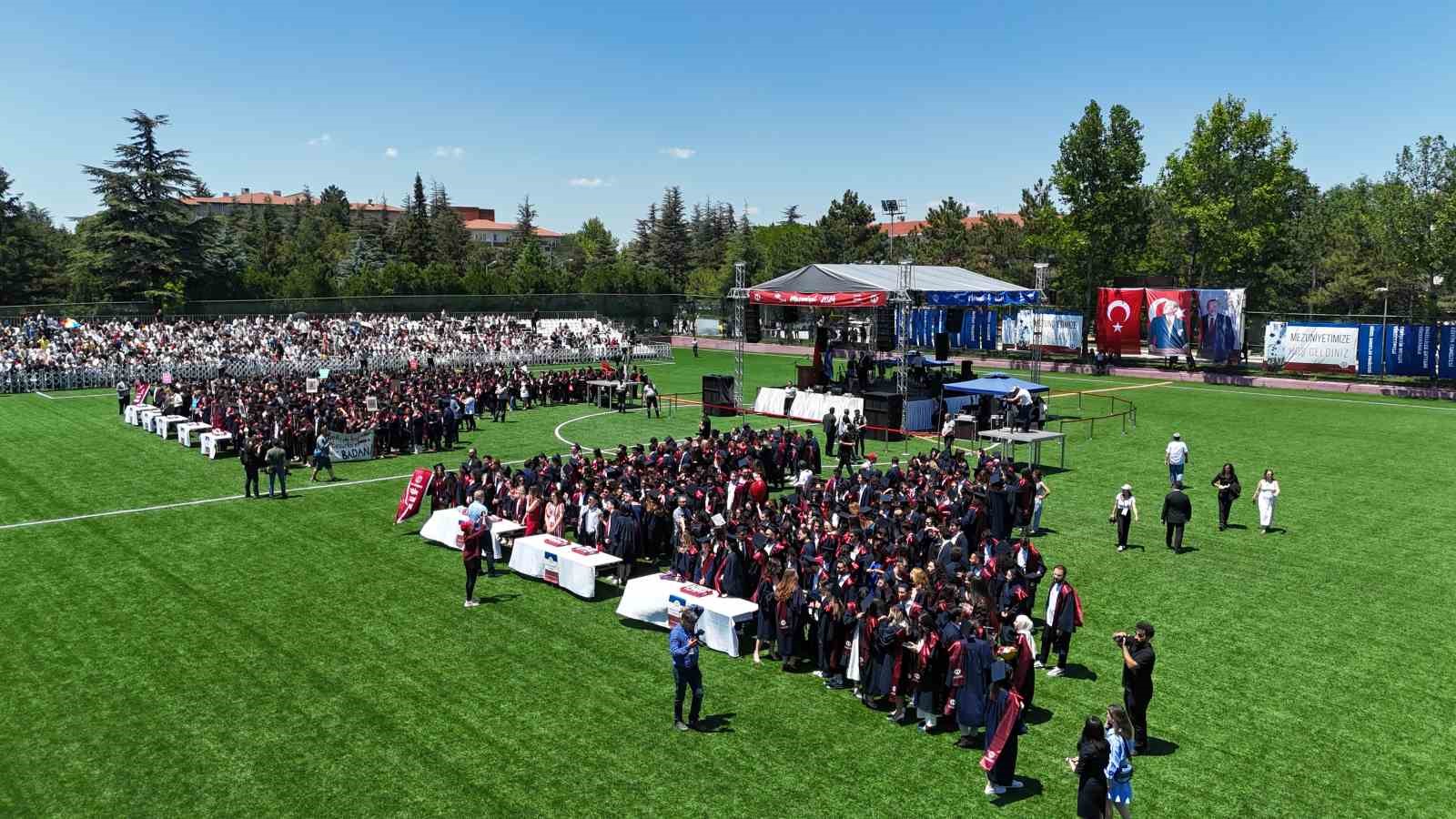 Anadolu Üniversitesi’nde mezuniyet heyecanı başladı