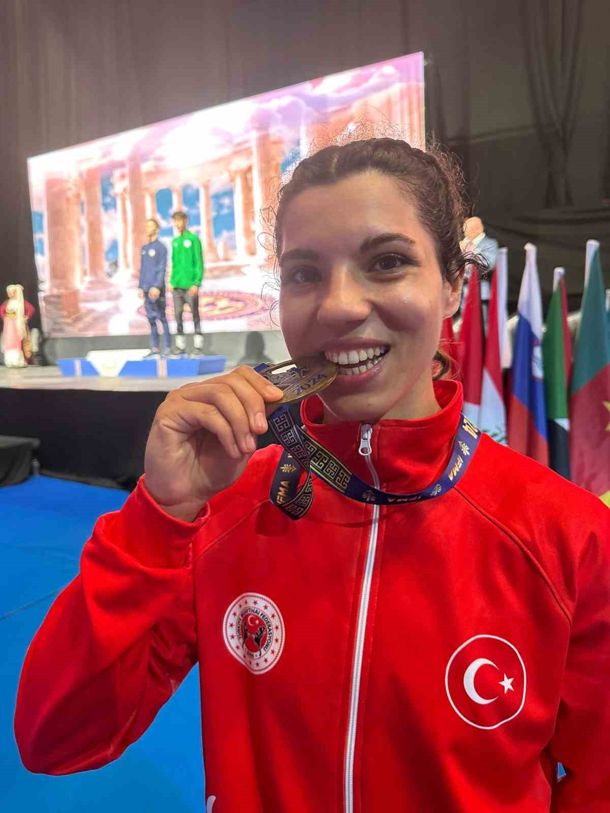 Kübra Kocakuş yeniden dünya şampiyonu oldu