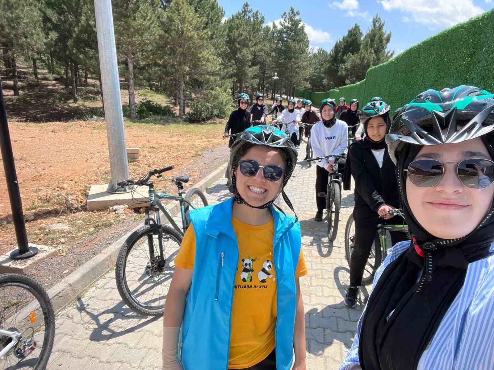 130 öğrenci Sultandağı Gençlik Kampı’na katıldı