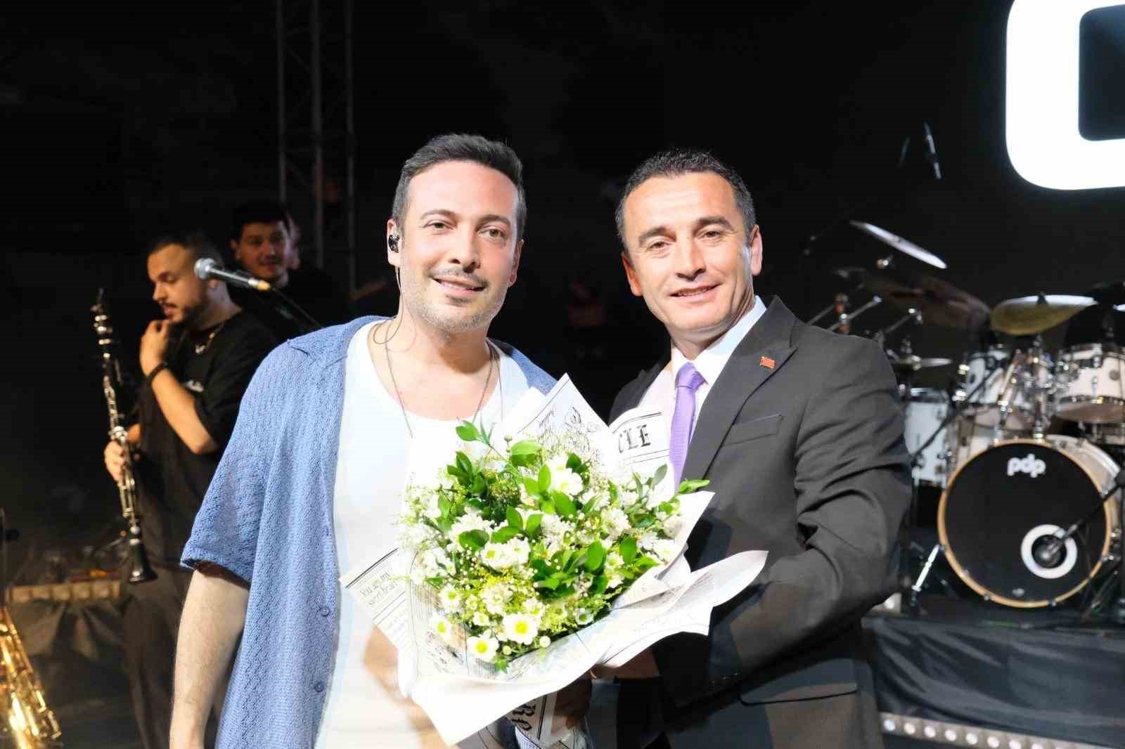 Oğuzhan Koç, Sivrihisar’da unutulmaz bir konser verdi