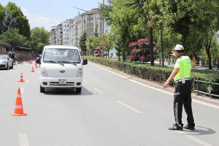 Ehliyetsiz motosiklet kullanırken yakalandı; 'Ceza yazılmasın diye kaçmaya çalıştım, olmadı' dedi