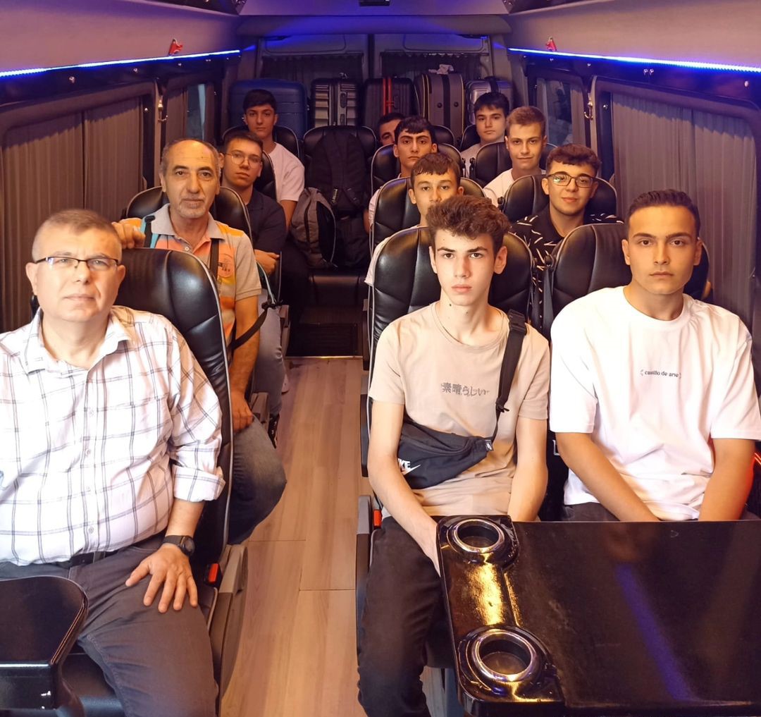 Eskişehir’den 15 öğrenci staj için yurt dışına gitti