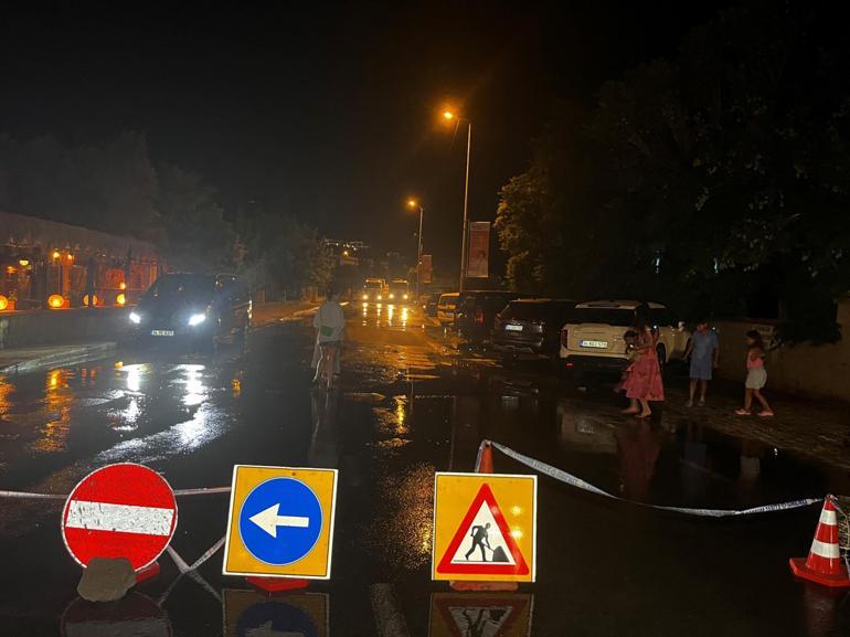 Bodrum’da 2 günde 3’üncü kez ana su isale hattında patlama yaşandı; yol çöktü