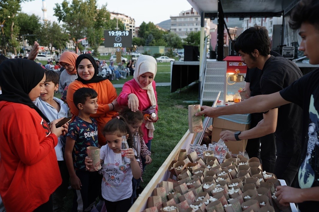 Kütahya Belediyesinden açık hava sineması etkinliği