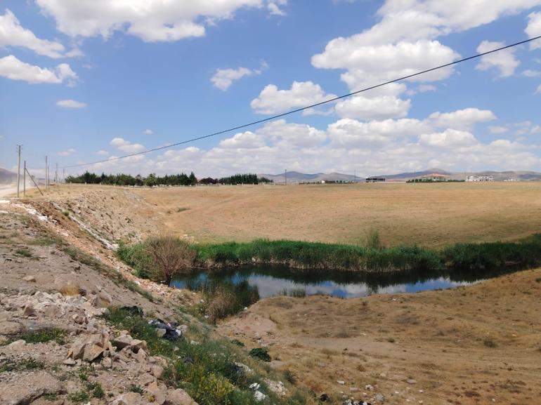 Bazanın içinde battaniyeye sarılı cesedi bulunmuştu; İran uyruklu uyuşturucu kuryesi çıktı