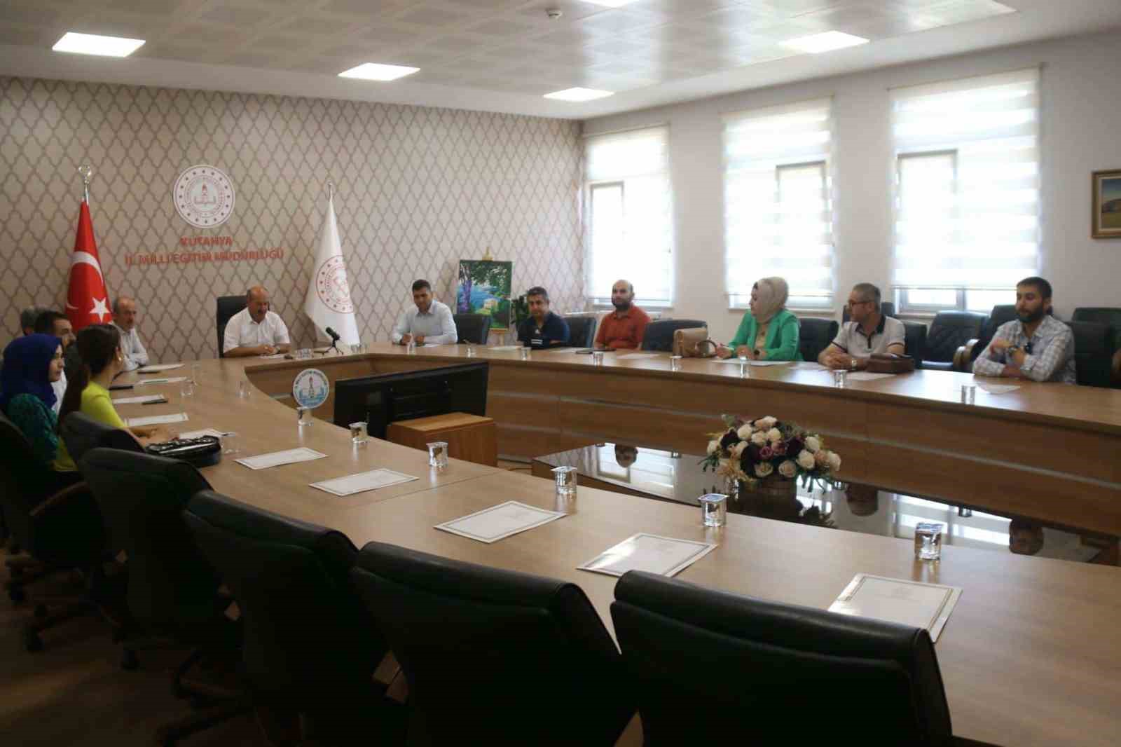 Kütahya’da Türkiye Yüzyılı Maarif Modeli Müfredat Programı bilgilendirme toplantısı