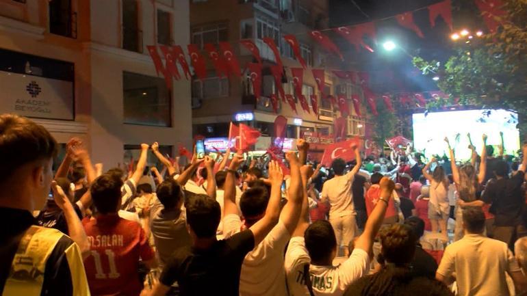 İstanbul'da A Milli Futbol Takımı'nın galibiyeti coşkuyla kutlandı
