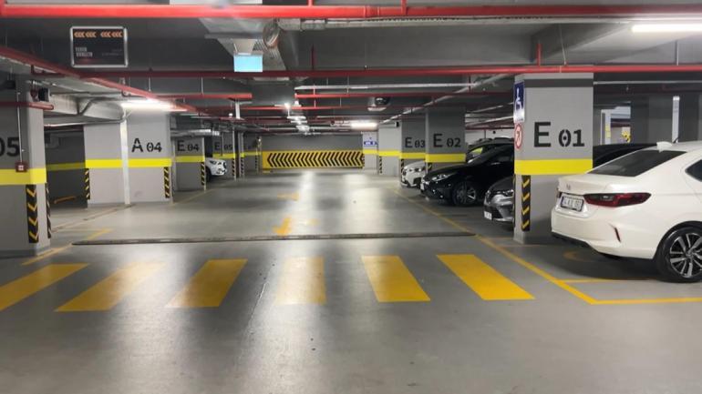 Kadıköy'de kapalı otoparktaki 10 araç çizildi; araç sahipleri şikayetçi oldu