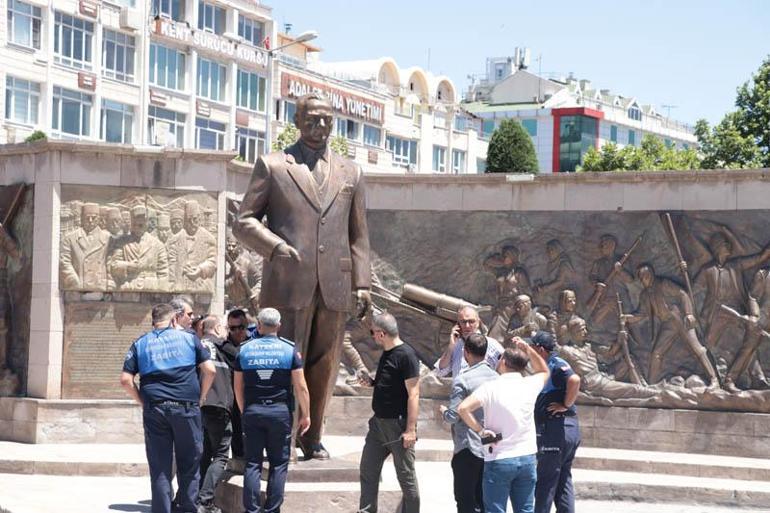 Atatürk Anıtı'na baltalı saldırı sanığı dayı-yeğene 3'er yıl kadar hapis istemi