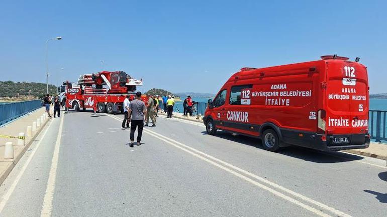 Adana'da otomobil göle düştü; sürücü, eşi ve 2 çocuğu öldü