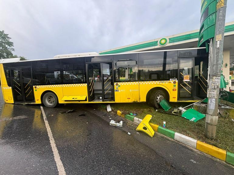 Avcılar’da İETT otobüsü 3 araca çarpıp akaryakıt istasyonuna daldı: 1’i ağır 3 yaralı