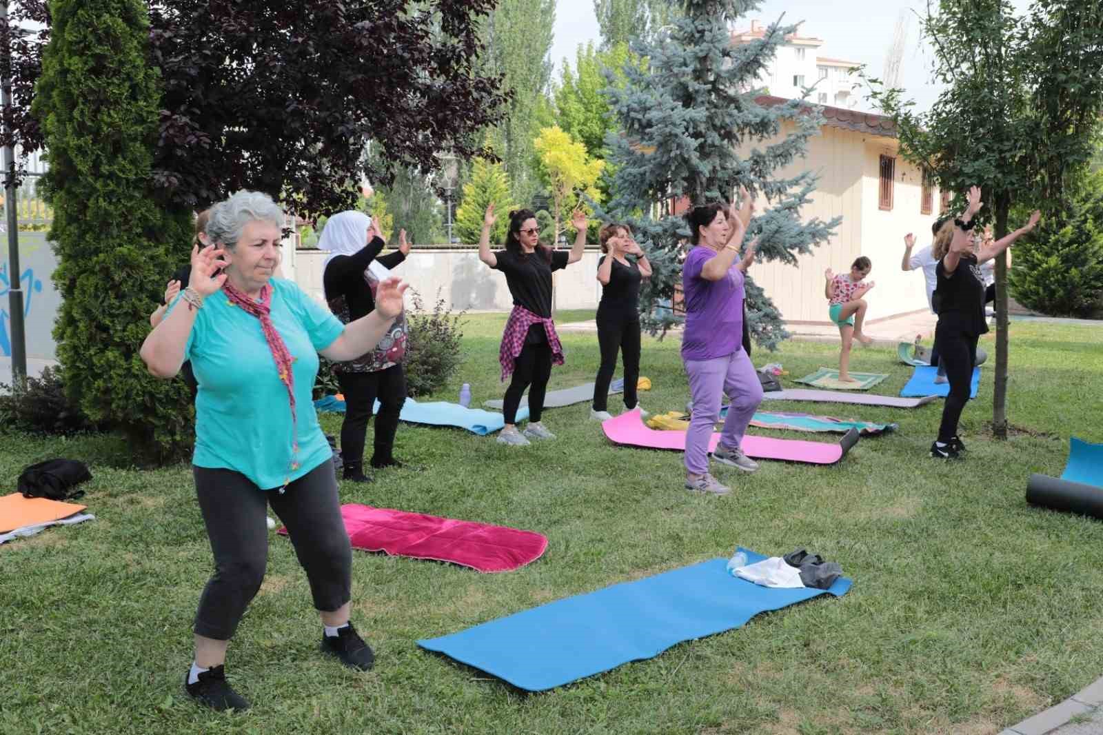 Odunpazarı’nda parklarda spora büyük ilgi