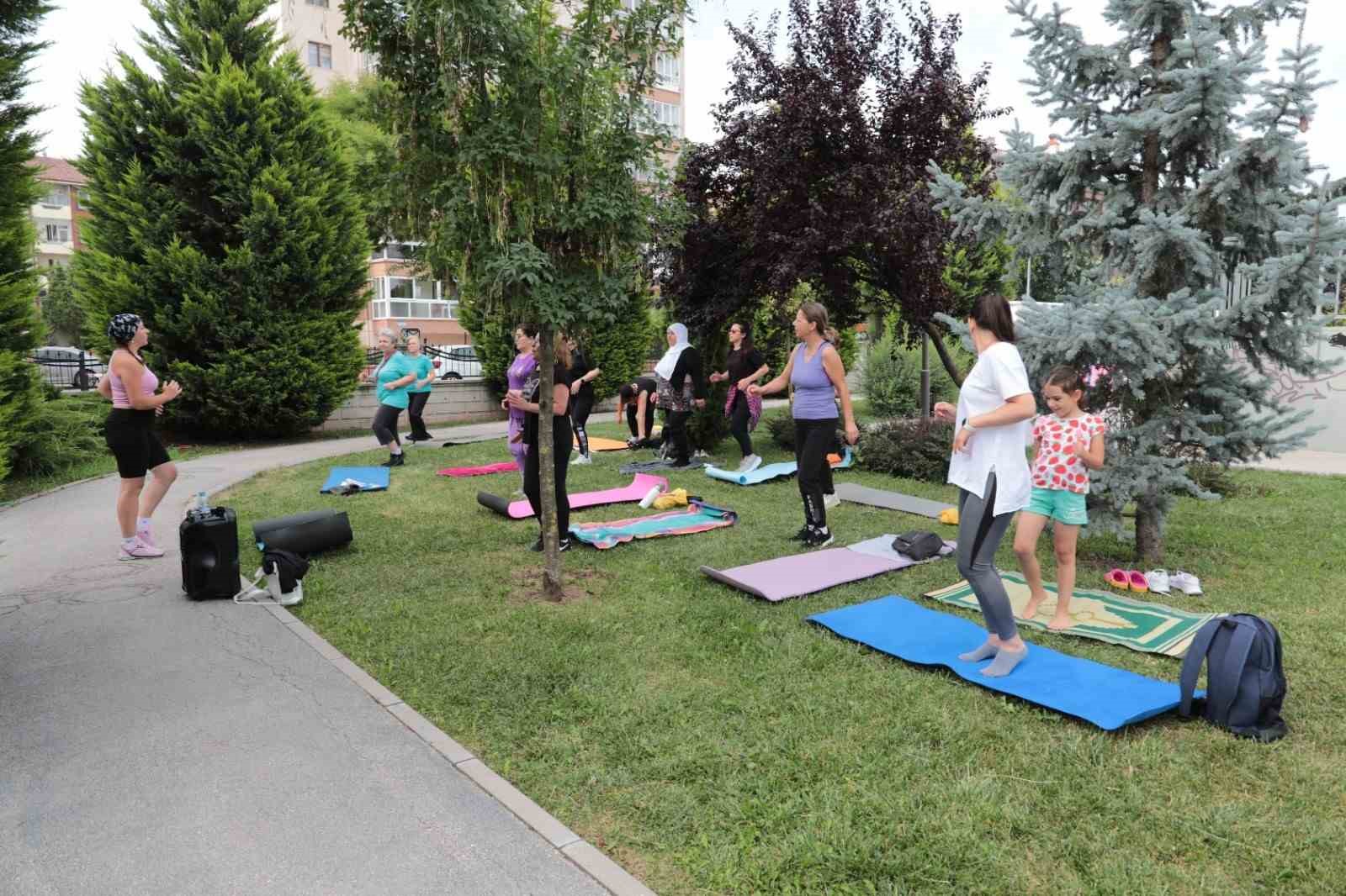 Odunpazarı’nda parklarda spora büyük ilgi