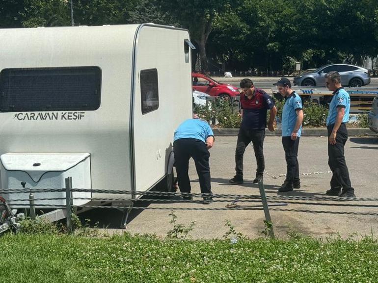 Maltepe Sahili'ndeki karavanlar belediye ekiplerince kaldırıldı