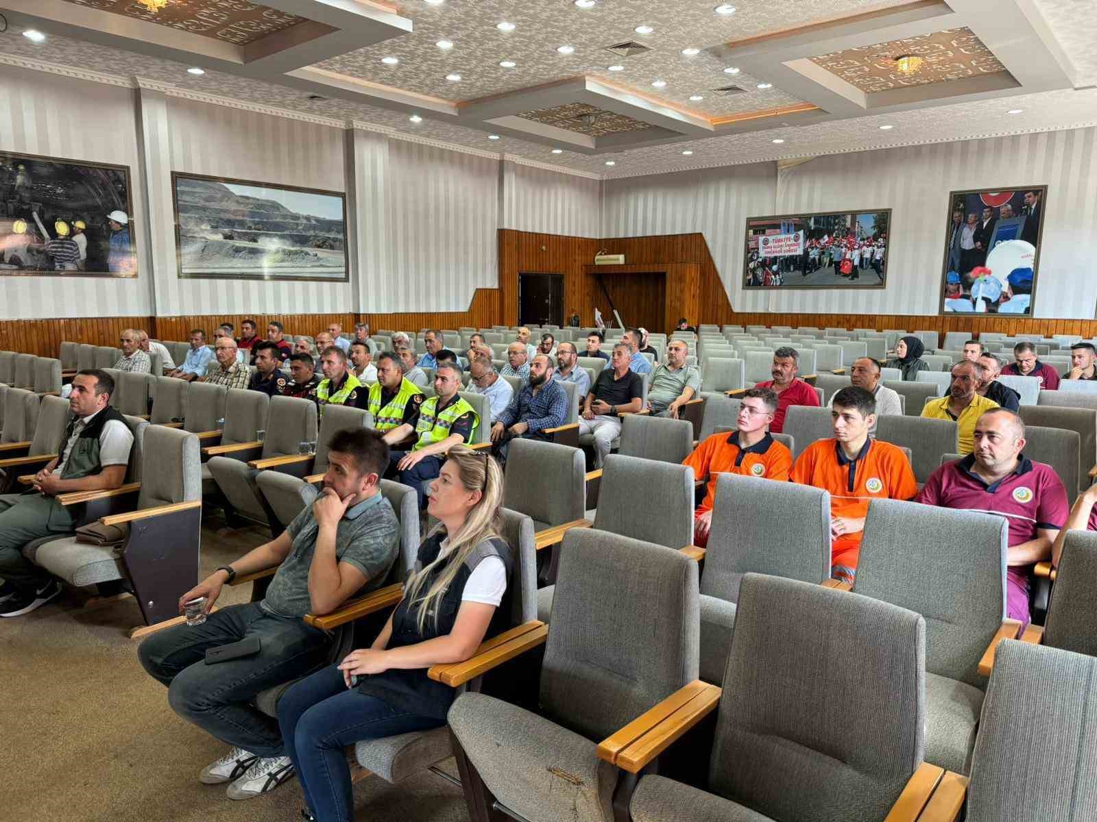 Kütahya’da orman yangınları ile mücadele gönüllü eğitimleri