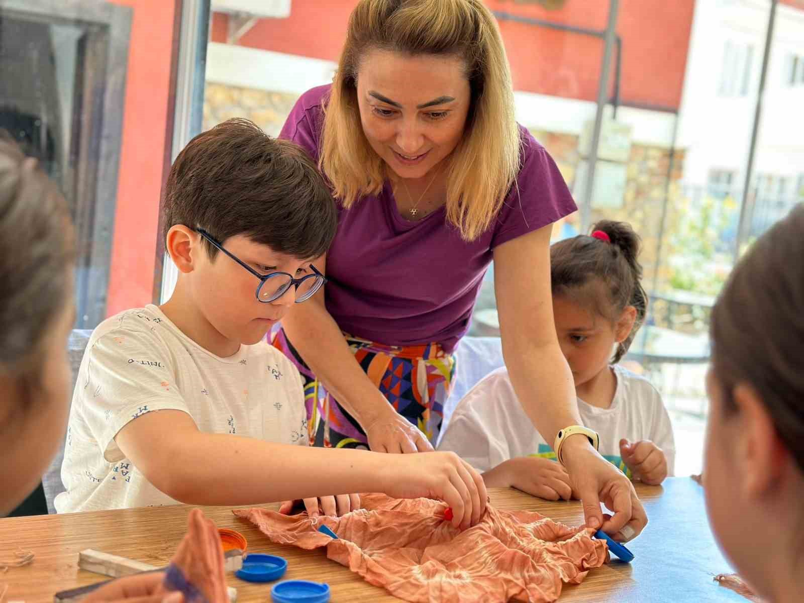 Bozüyük’te çocuklar Sanatevi’nde güzel bir yaz tatili geçiriyor