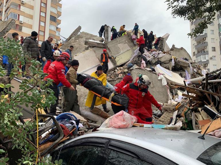 Depremde 63 kişinin öldüğü apartmanda tadilat yaptıkları öne sürülen baba ve oğluna dava