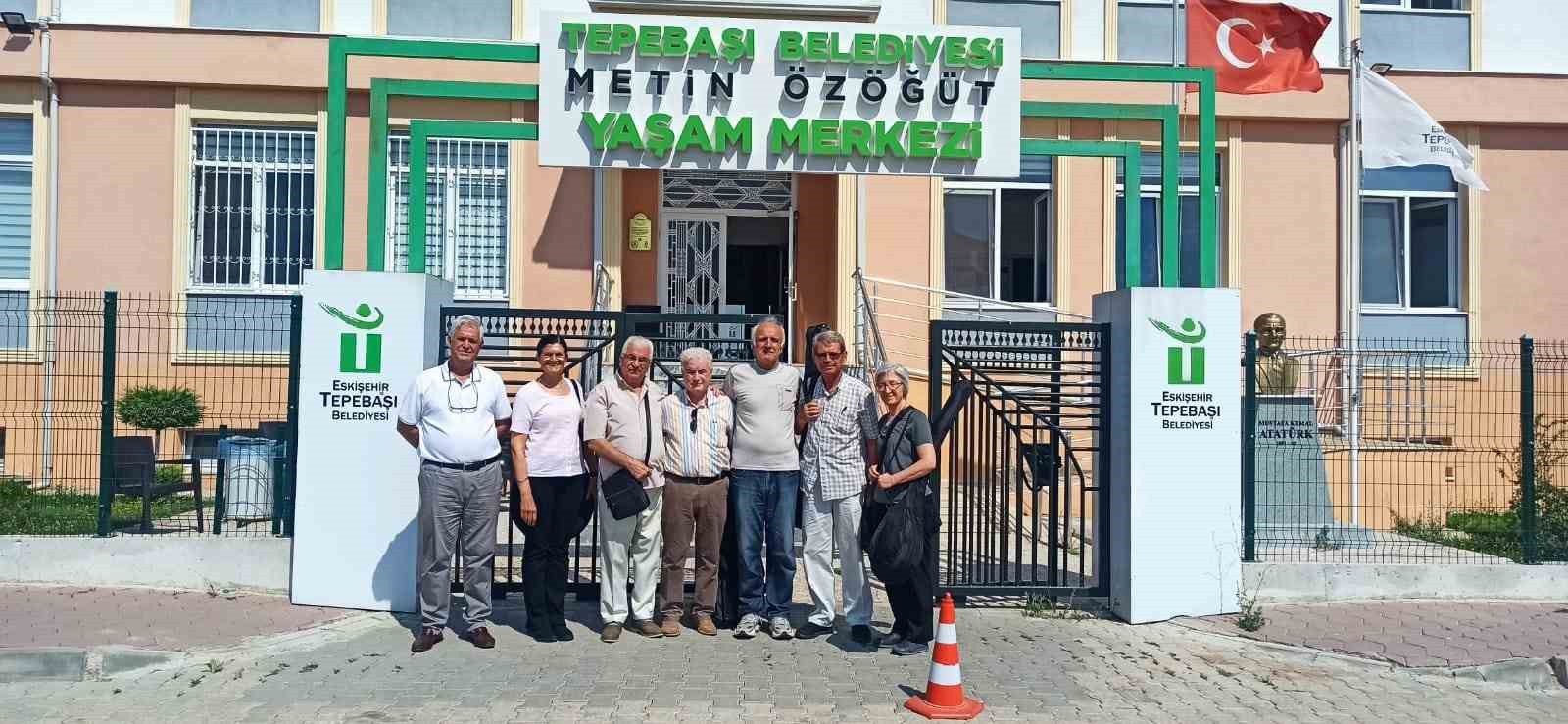 Eskişehir’de yaşlılar için Türk Halk Müziği Grubu tarafından verilen konser ilgi gördü