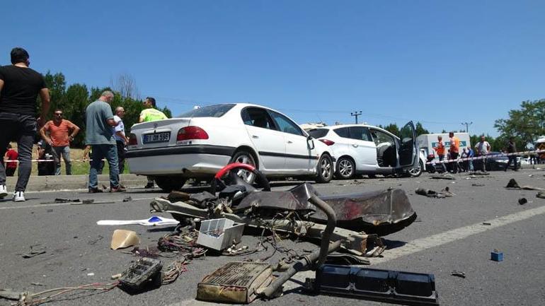 Bolu'da kavşakta 4 otomobilin karıştığı kaza: 2 ölü, 3 yaralı