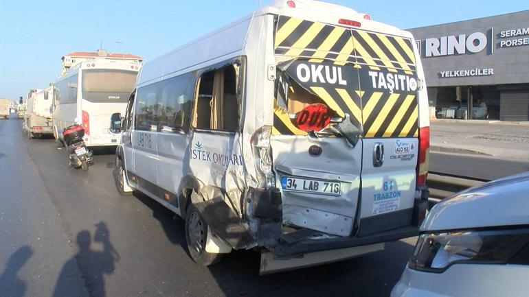 Küçükçekmece'de yol tartışması zincirleme kazayı getirdi: 13 yaralı