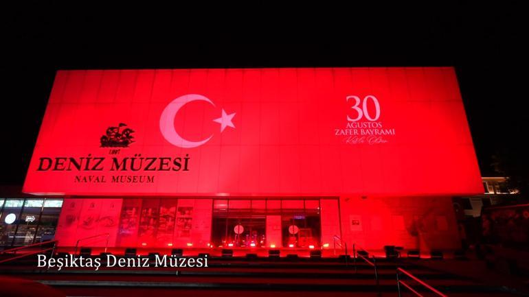 İstanbul'da tarihi mekanlara 'Zafer Bayramı' ışıklandırması