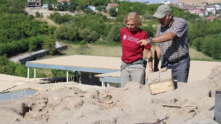 Arslantepe Höyüğü'nde tarihin en eski tabakaları kazılıyor