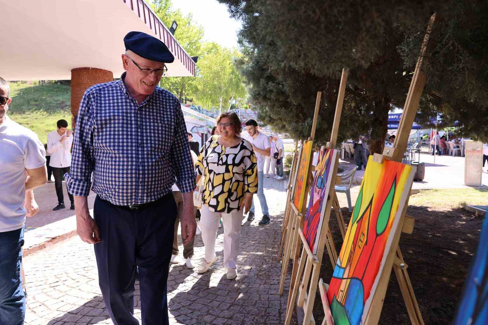 Odunpazarı Belediyesi Engelsiz Kültür Merkezi yaz okulu kapanış etkinliği düzenlendi