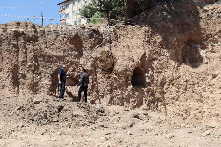 Amasya’da temel kazısında Roma dönemine ait 3 eski mezar bulundu