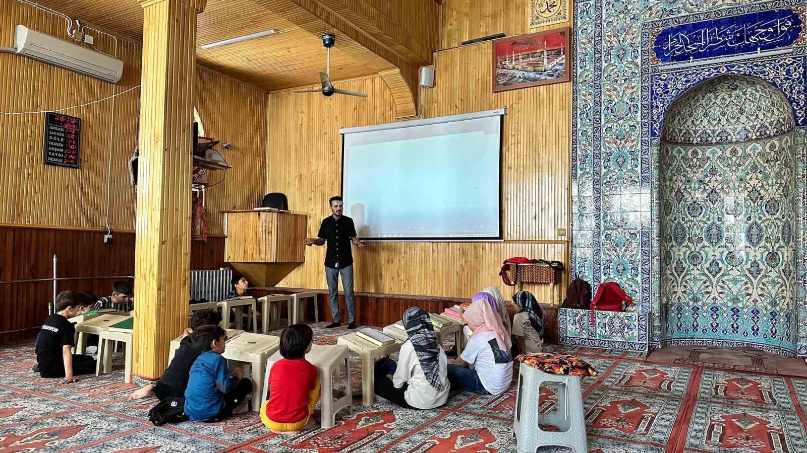 Simav’da 200 Yaz Kur’an Kursu öğrencisine teknoloji ve sigara bağımlılığı semineri