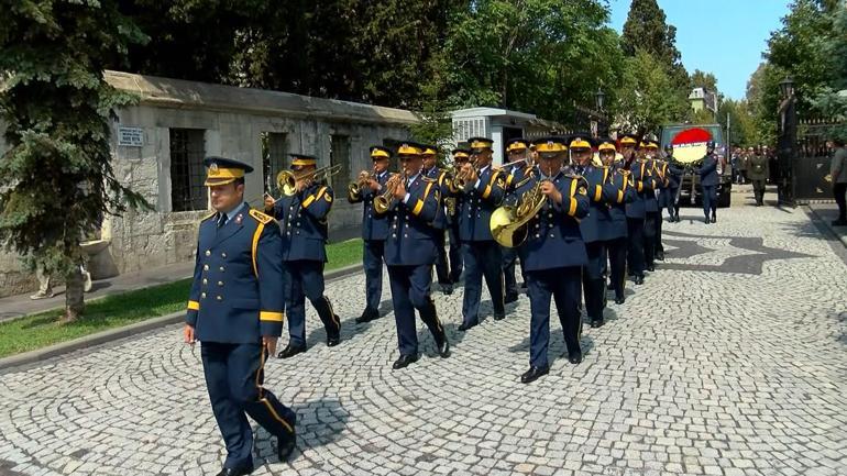 Eski Hava Kuvvetleri Komutanı Halil Sözer son yolculuğuna uğurlandı