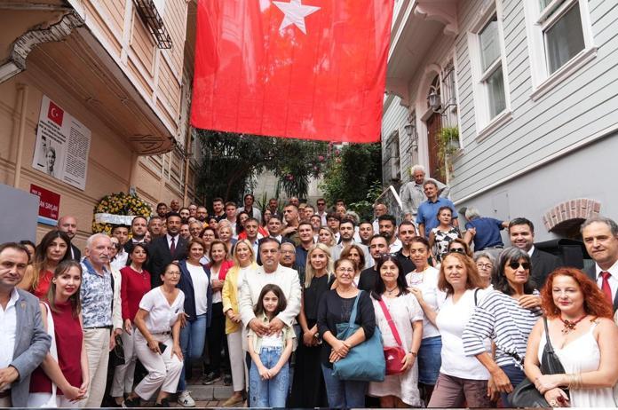 İstanbul - Prof. Dr. Türkan Saylan'ın adı verilen sokağa tabela asıldı