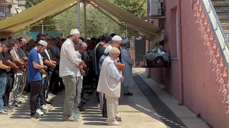 Rüveyde Berra'nın böbrek ve korneaları nakil bekleyen 2 hastaya umut oldu