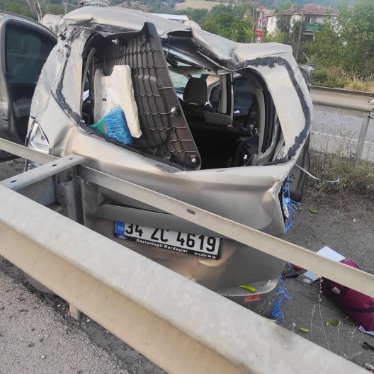 Kaza yapan otomobilden inip yola çıkan Talha, başka bir aracın çarpmasıyla öldü